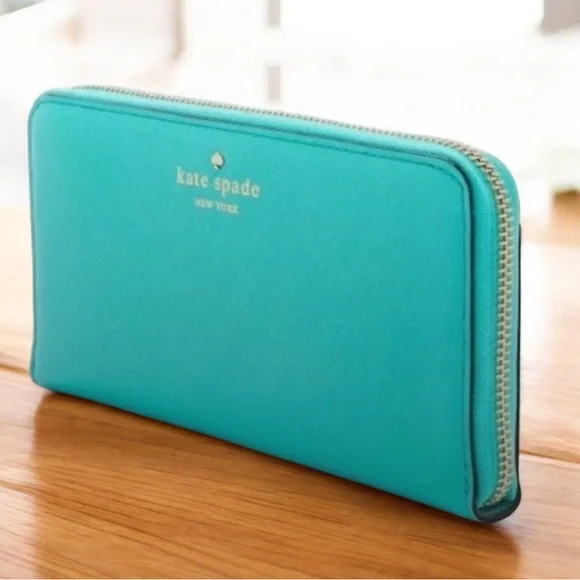 Kate Spade- Cameron St
Lacey Long Wallet Fresh Air 🩵 - Picture 3 of 8